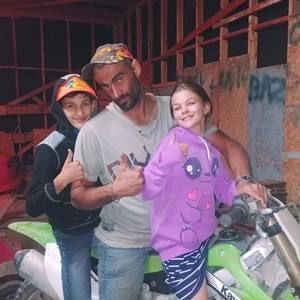 Meet your Posher, Jonathan tintin